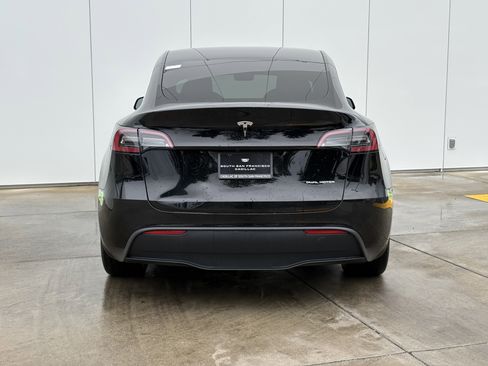 Used 2023 Tesla Model Y Long Range image 8