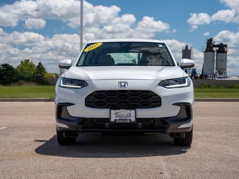 Used 2025 Honda HR-V LX image 2