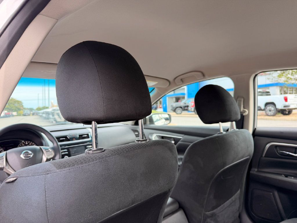 Used 2015 Nissan Altima 2.5 S w/ Special Edition Package FWD image 12