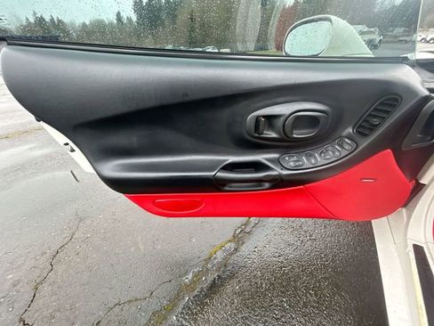 Used 2001 Chevrolet Corvette Convertible w/ Preferred Equipment Group2 image 19