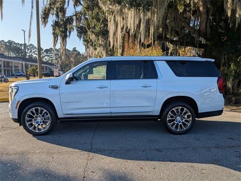 New 2026 GMC Yukon XL Denali w/ Denali Reserve Package image 8