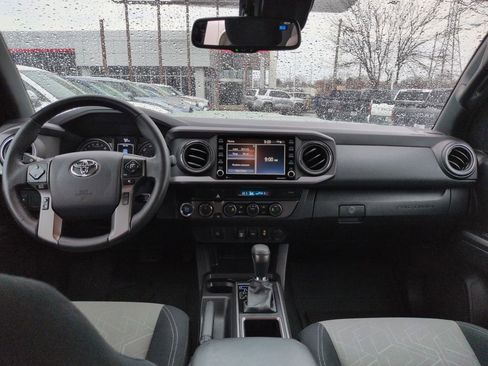 Used 2023 Toyota Tacoma TRD Sport image 12