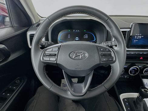 Certified 2024 Hyundai Venue Limited FWD image 11