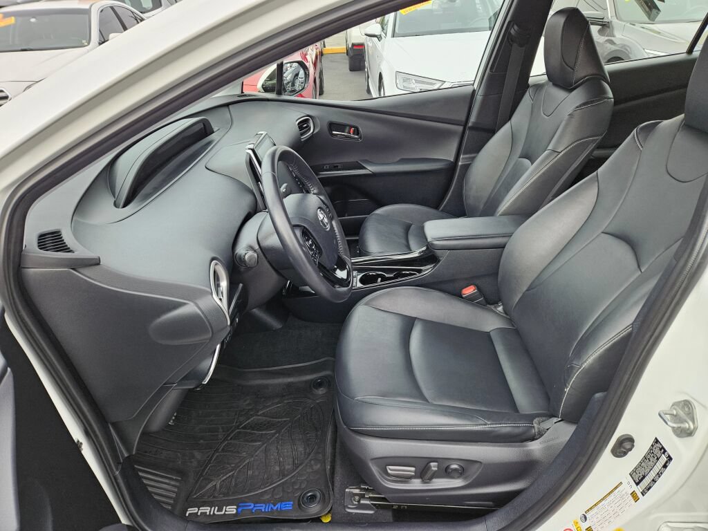Used 2020 Toyota Prius Prime XLE FWD image 15