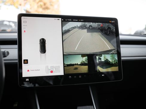 Used 2018 Tesla Model 3 Long Range image 23