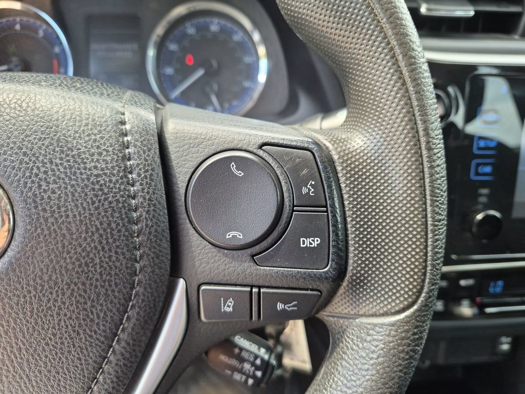 Used 2018 Toyota Corolla LE FWD image 22