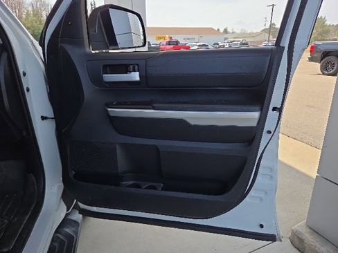 Used 2016 Toyota Tundra Limited AWD/4WD image 40