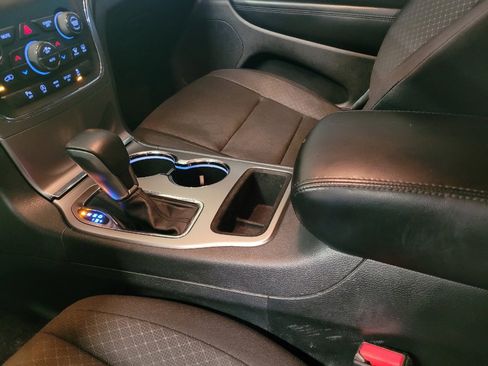 Used 2018 Jeep Grand Cherokee Laredo RWD image 26