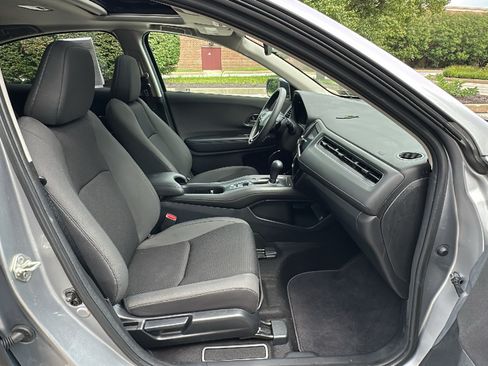 Used 2019 Honda HR-V EX image 25