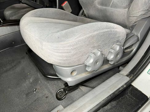 Used 2005 Hyundai Elantra GLS FWD image 23