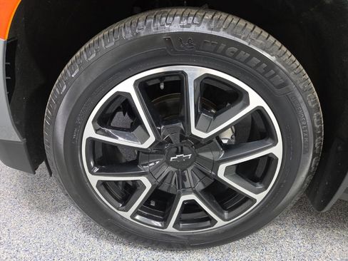 Used 2023 Chevrolet Suburban LS image 39