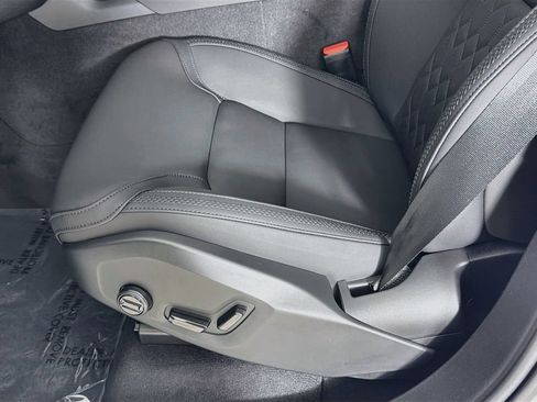 New 2026 Volvo XC90 T8 Plus w/ Protection Package AWD/4WD image 19