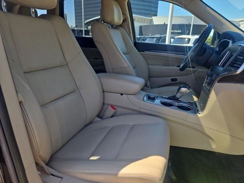 Used 2018 Jeep Grand Cherokee Limited image 21