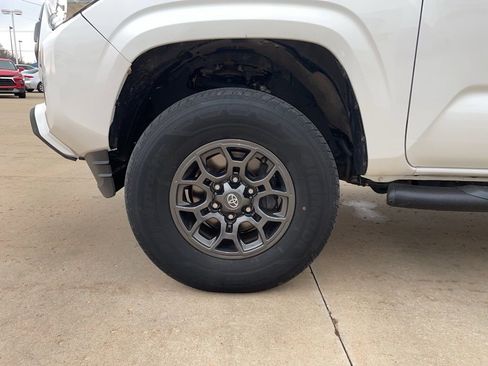 Used 2023 Toyota Tacoma SR image 17