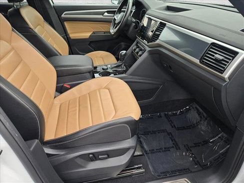 Used 2022 Volkswagen Atlas Cross Sport SEL Premium R-Line image 18