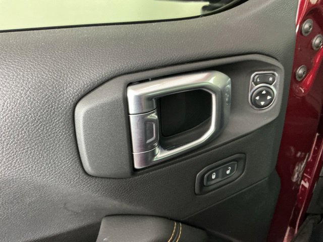 Used 2021 Jeep Gladiator Overland AWD/4WD image 13