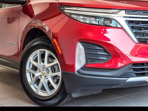 Used 2024 Chevrolet Equinox LT w/ LPO, Floor Liner Package FWD image 4