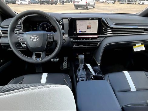 New 2026 Toyota Camry SE w/ Convenience Package FWD image 5