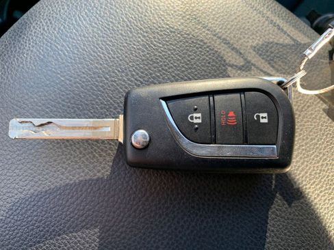 Used 2025 Toyota RAV4 LE image 22