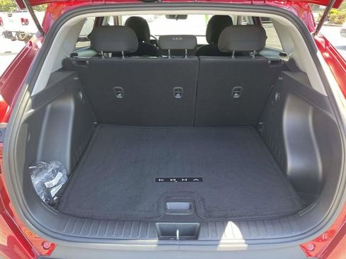 Used 2025 Hyundai Kona SEL FWD image 9