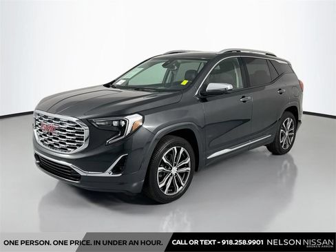 Used 2020 GMC Terrain Denali w/ Denali Premium Package AWD/4WD image 1