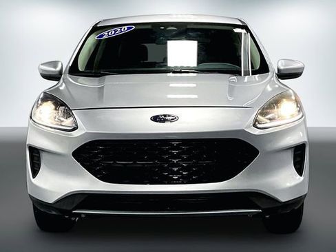 Used 2020 Ford Escape SE image 2
