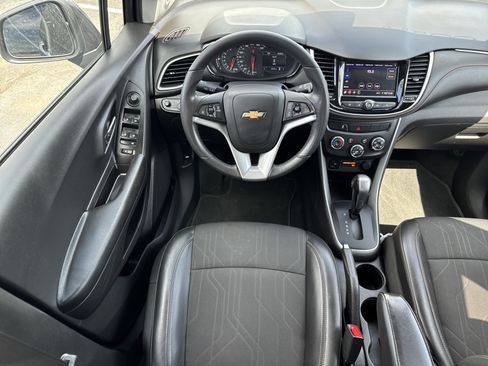 Used 2022 Chevrolet Trax LT w/ Driver Confidence Package AWD/4WD image 12