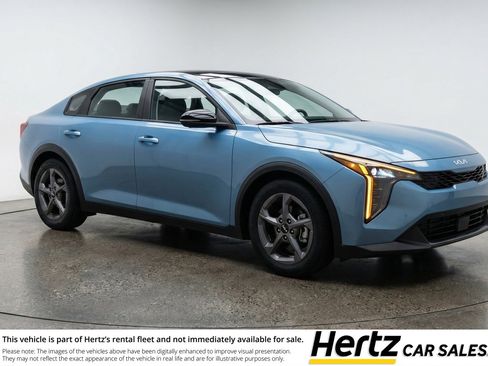 Used 2025 Kia K4 LXS image 1