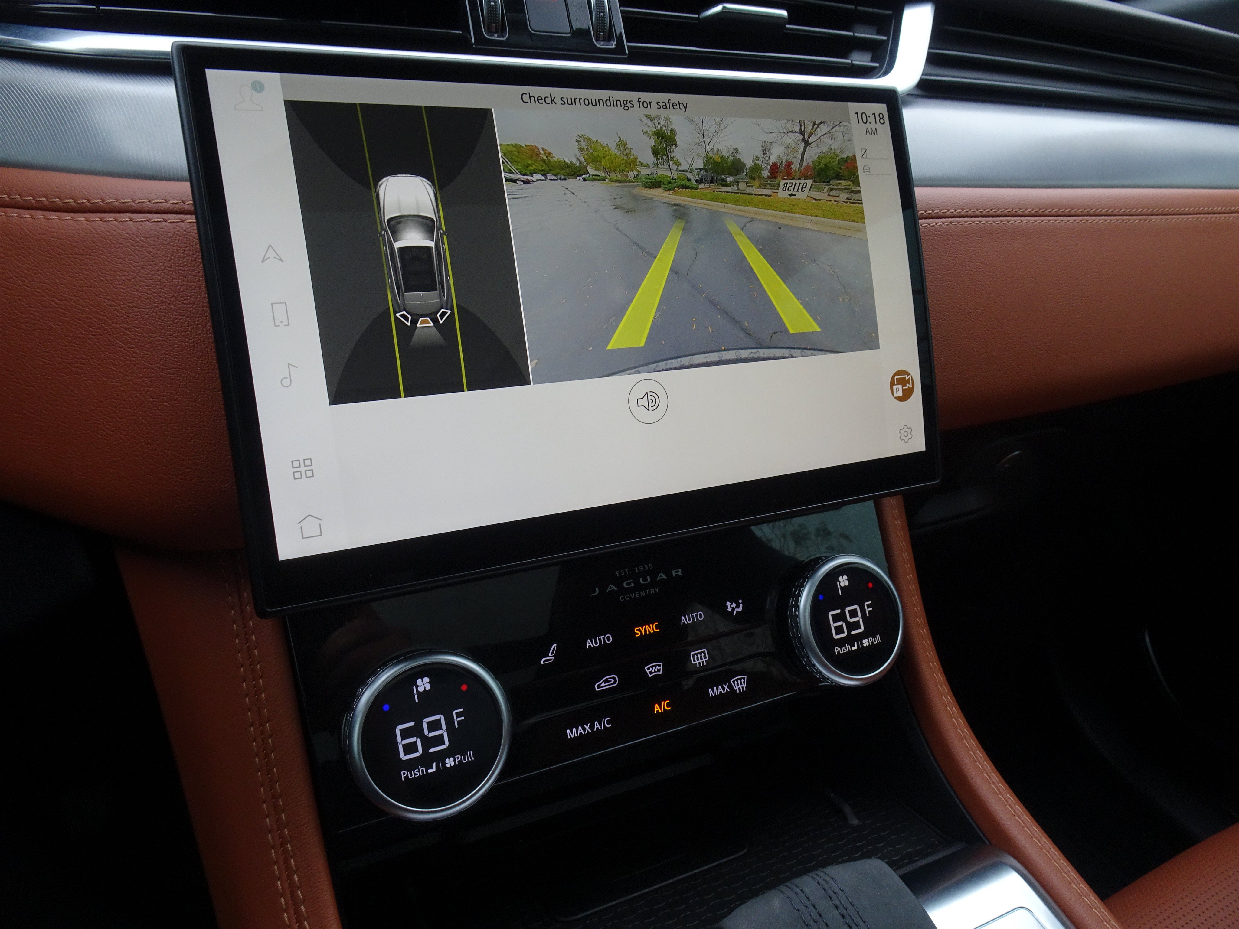 Certified 2023 Jaguar F-PACE R-Dynamic S AWD/4WD image 4