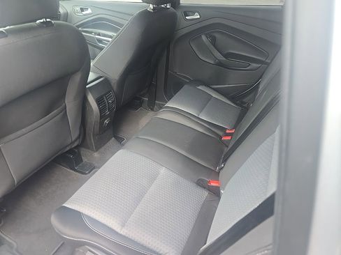 Used 2017 Ford Escape SE image 11