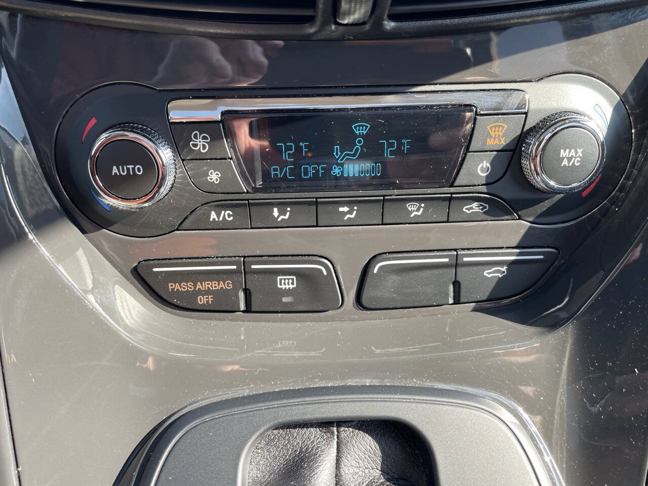 Used 2015 Ford Escape Titanium AWD/4WD image 25