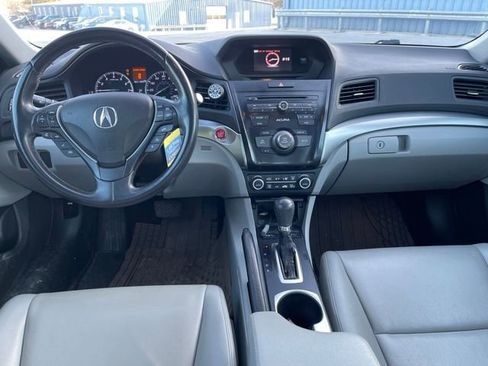 Used 2017 Acura ILX image 3