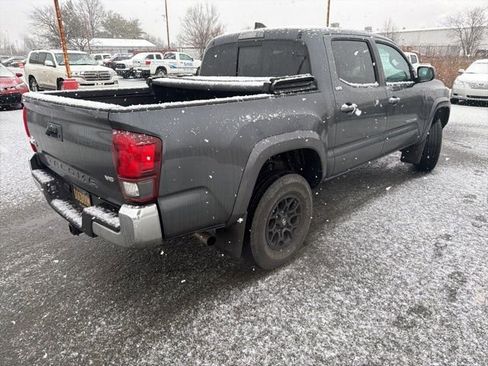 Used 2021 Toyota Tacoma SR5 image 7