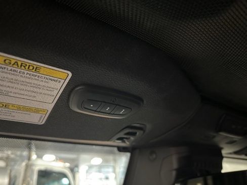 Used 2019 Jeep Wrangler Unlimited Sahara image 31