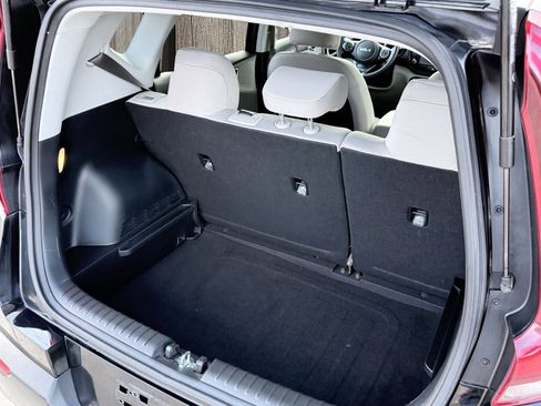 Used 2022 Kia Soul LX w/ Technology Package image 18