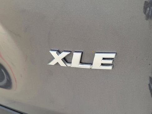 Used 2023 Toyota RAV4 XLE FWD image 5