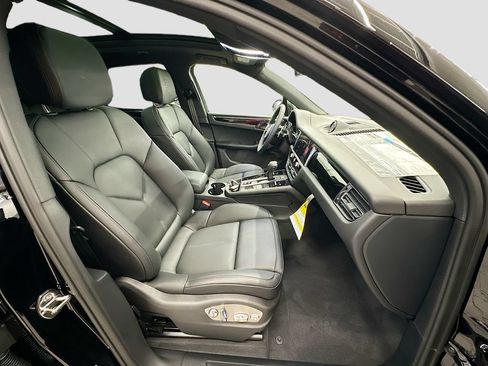 New 2026 Porsche Macan AWD/4WD image 30