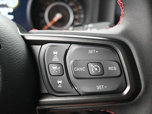 Used 2024 Jeep Wrangler Unlimited Rubicon w/ Technology Group AWD/4WD image 18