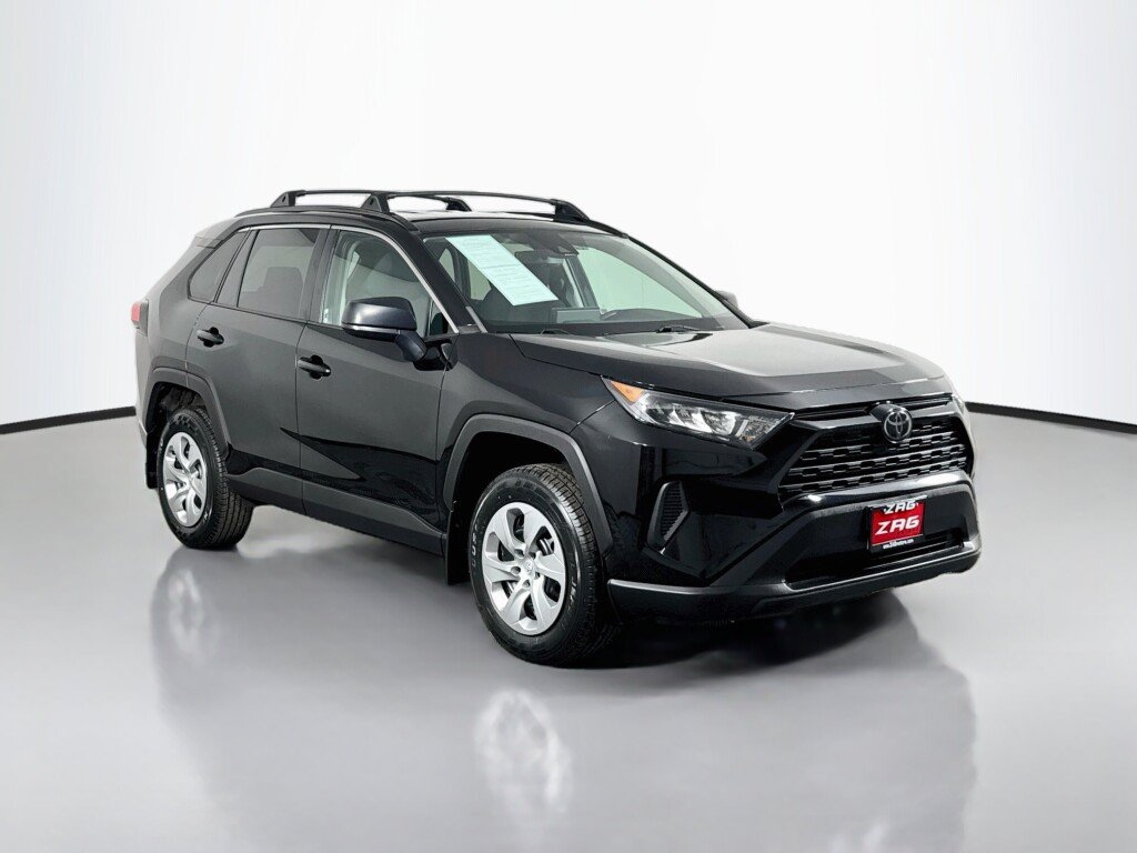 Used 2021 Toyota RAV4 LE FWD image 7