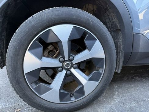 Used 2023 Volvo XC40 B5 Plus w/ Driver Assist Package image 5