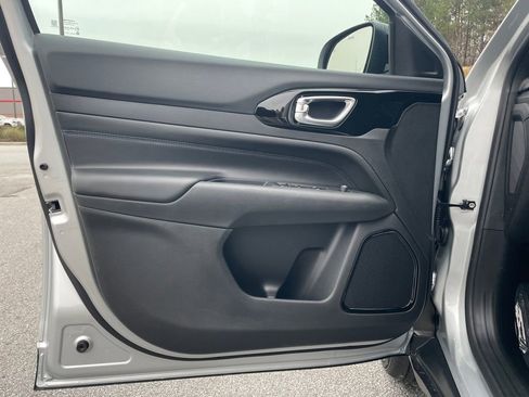 New 2026 Jeep Compass Latitude image 10