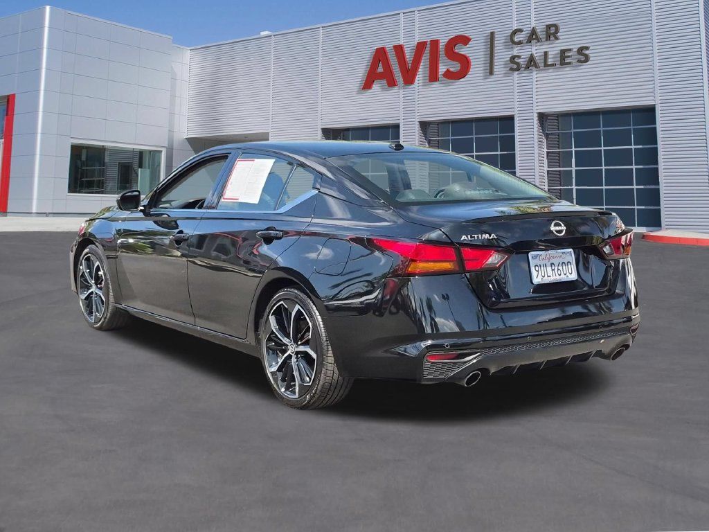 Used 2025 Nissan Altima 2.5 SR FWD image 9