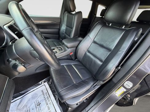 Used 2018 Jeep Grand Cherokee Limited image 11
