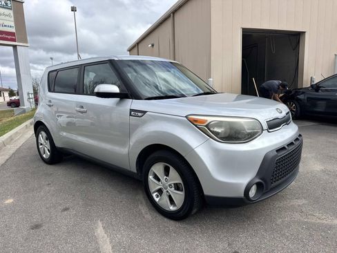 Used 2015 Kia Soul image 3