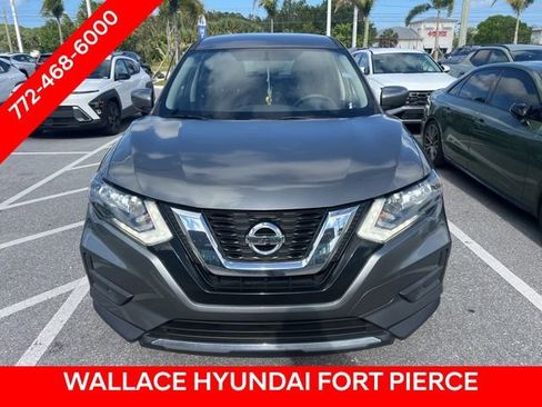 Used 2017 Nissan Rogue S FWD image 2