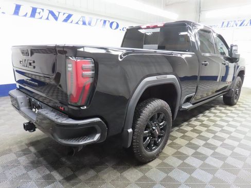 Used 2025 GMC Sierra 2500 AT4 w/ AT4 Premium Plus Package image 4