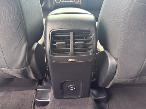 Used 2020 Ford Escape SE AWD/4WD image 32