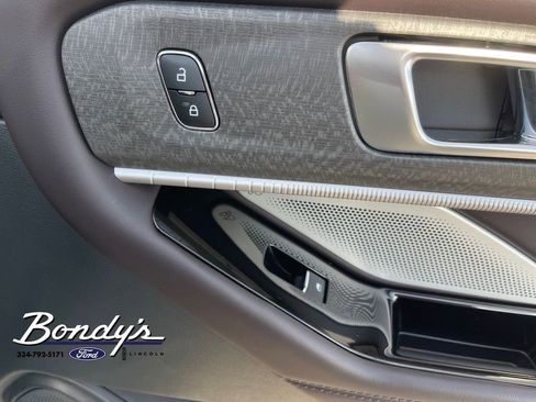 Used 2025 Ford Explorer Platinum image 20