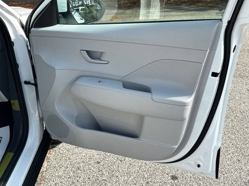 Used 2026 Hyundai Kona SE FWD image 14