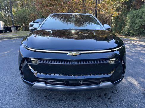 New 2025 Chevrolet Equinox EV LT image 3